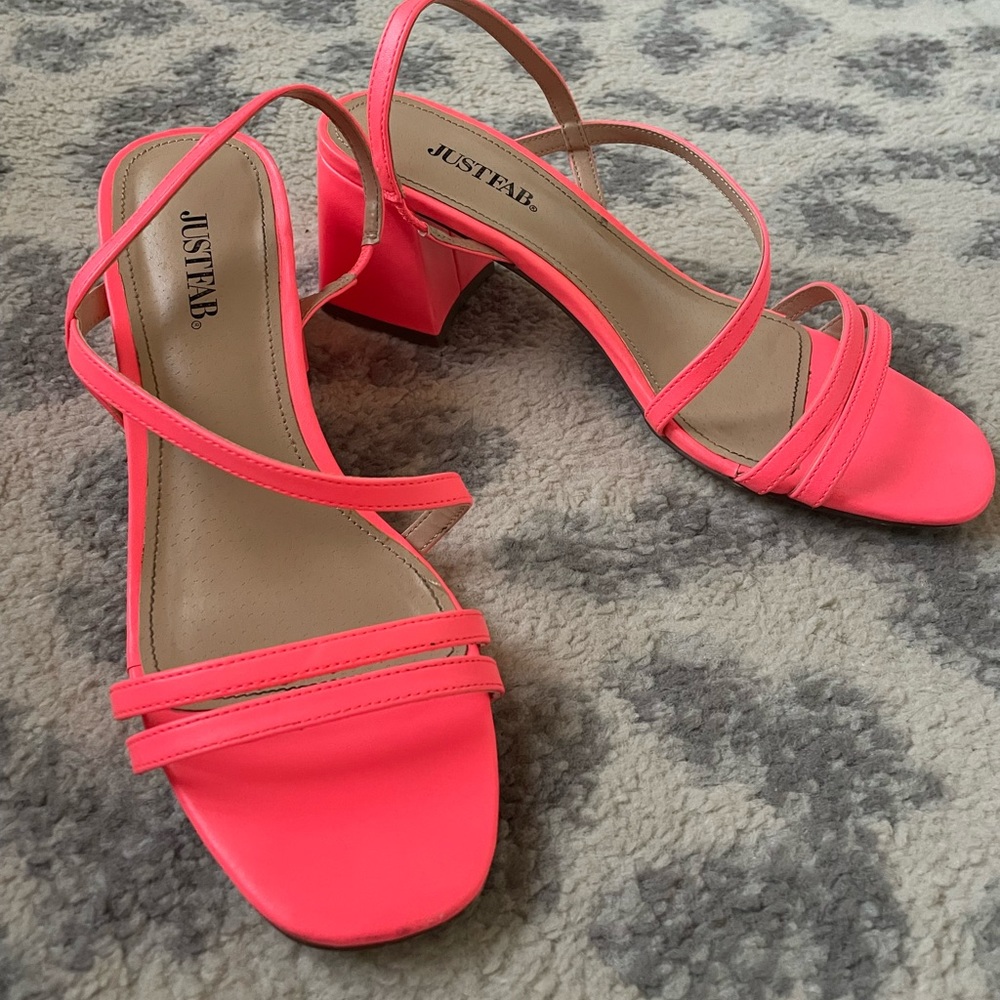 Neon heeled sandal with block heel
